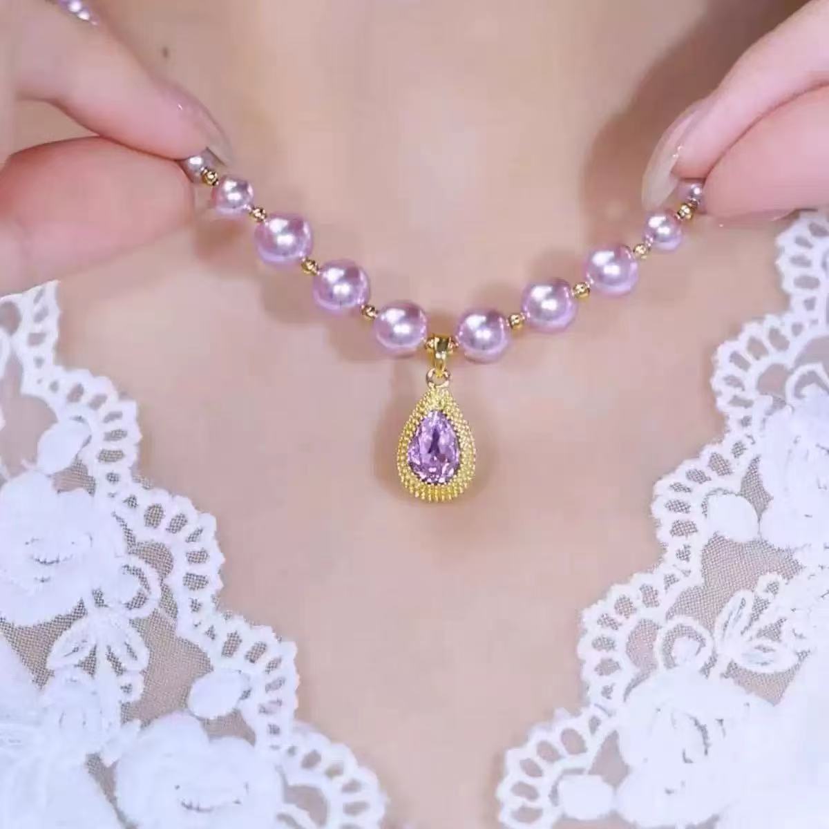 Temperament Ice Queen Luxury White Pearl Necklace