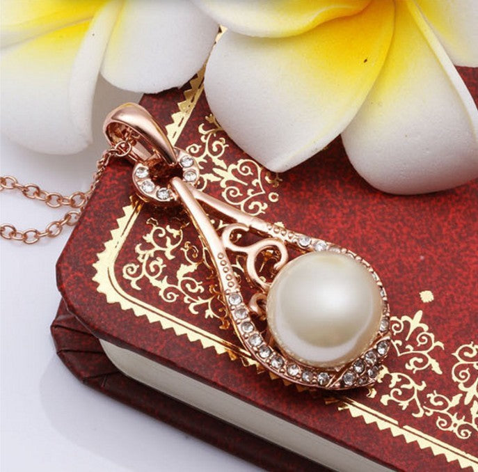 Fashion Pearl Necklace Clavicle Chain