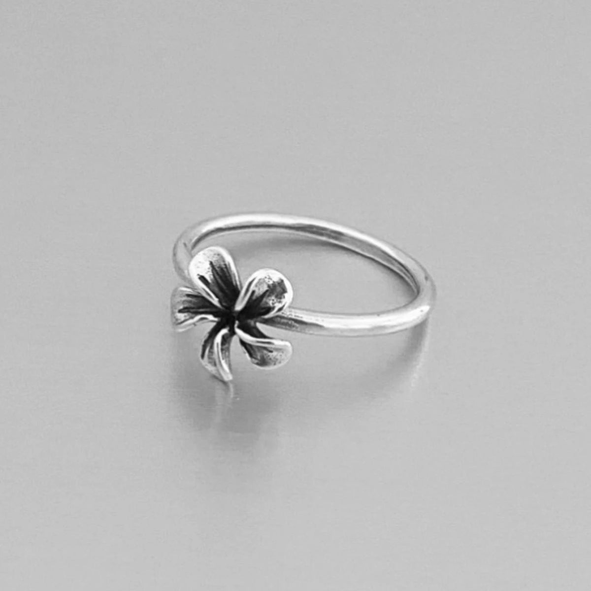 Vintage Design Cute Mini Flower Distressed Ring