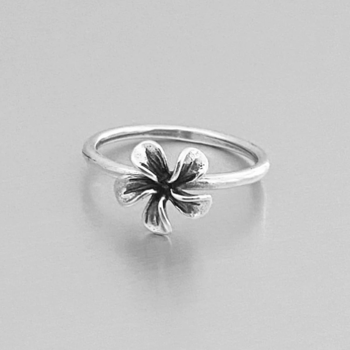 Vintage Design Cute Mini Flower Distressed Ring
