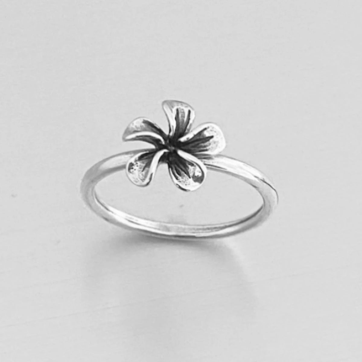 Vintage Design Cute Mini Flower Distressed Ring